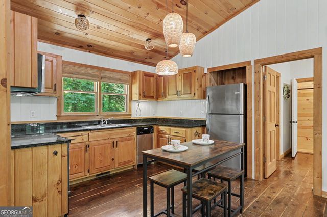 220A Brookwood Lane, Clarkesville, GA 30523