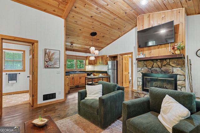 220A Brookwood Lane, Clarkesville, GA 30523