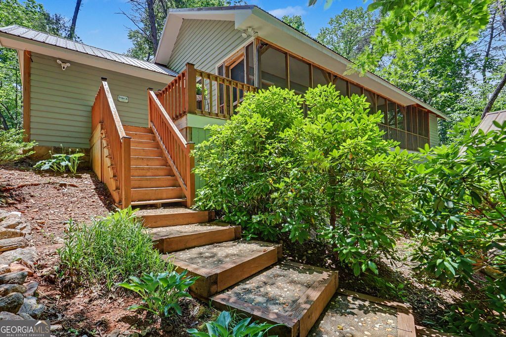 220A Brookwood Lane, Clarkesville, GA 30523