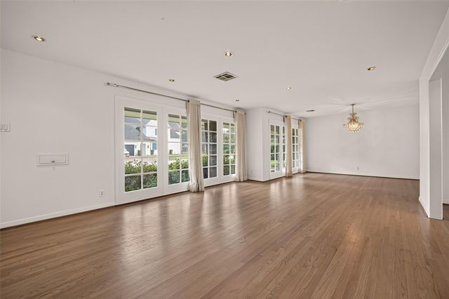 5232 Piping Rock Ln Lane, Houston, TX 77056