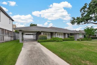 5232 Piping Rock Ln Lane, Houston, TX 77056