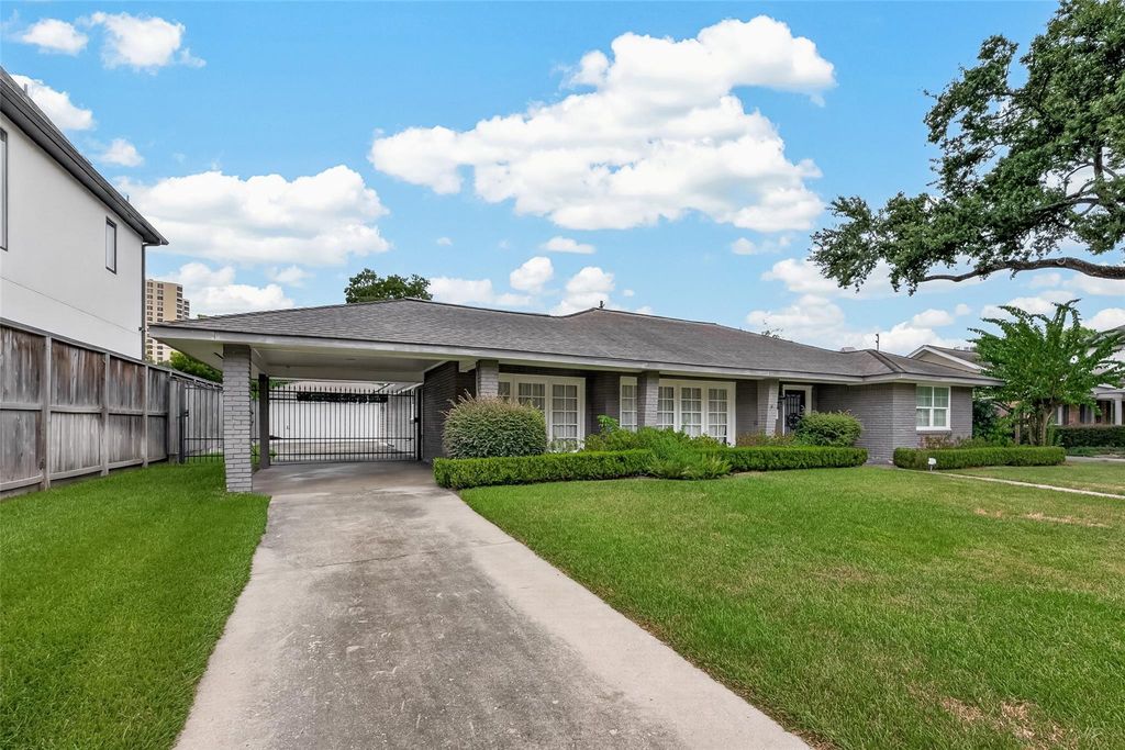 5232 Piping Rock Ln Lane, Houston, TX 77056