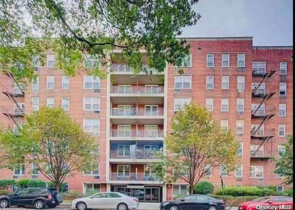 14430 Sanford Avenue 5B, Flushing, NY 11355 — exterior