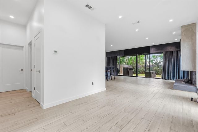 2021 Dennison Street, Dallas, TX 75212