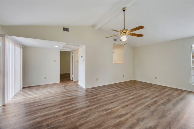 2100 Windsor 28, Bryan, TX 77802