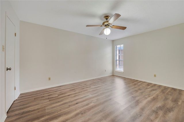 2100 Windsor 28, Bryan, TX 77802