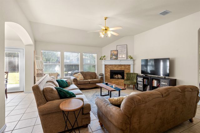 7521 Summer Meadows Drive, Fort Worth, TX 76123