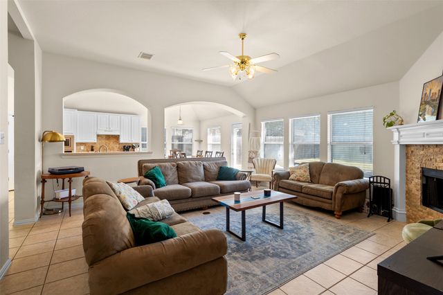 7521 Summer Meadows Drive, Fort Worth, TX 76123