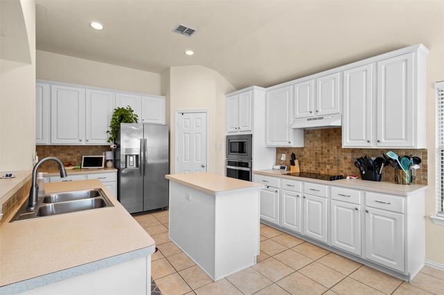 7521 Summer Meadows Drive, Fort Worth, TX 76123