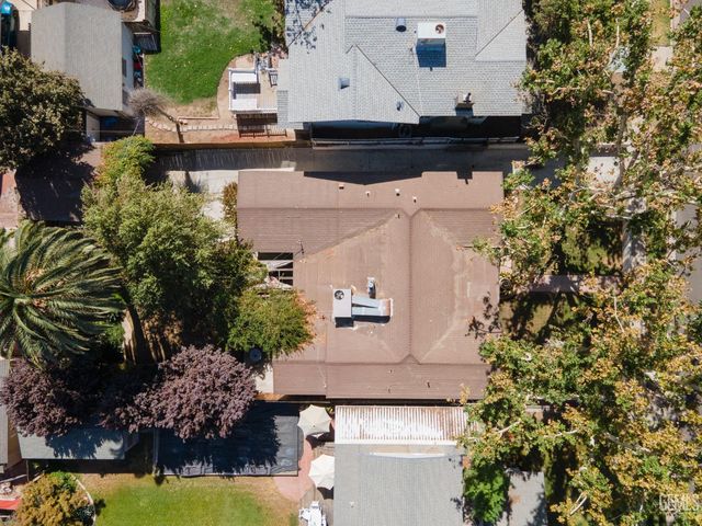 160 Oleander Avenue, Bakersfield, CA 93304