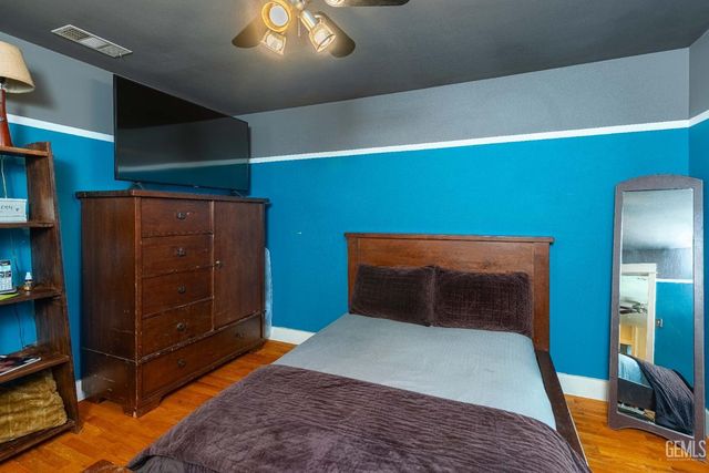 160 Oleander Avenue, Bakersfield, CA 93304