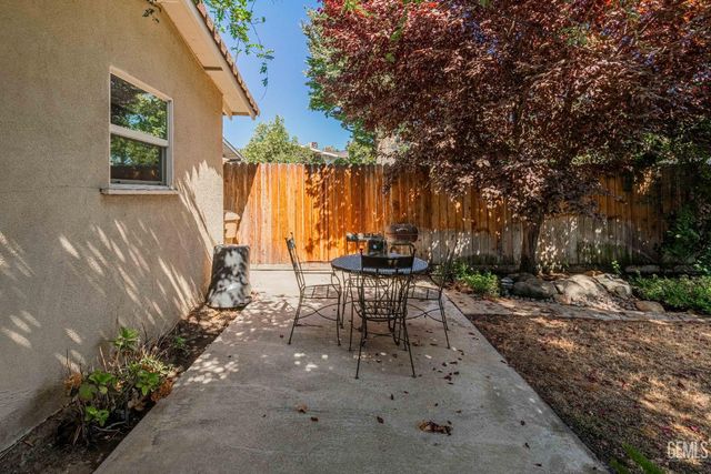 160 Oleander Avenue, Bakersfield, CA 93304