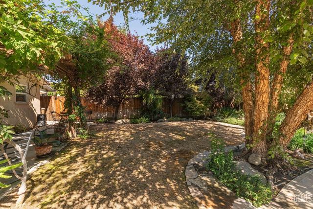 160 Oleander Avenue, Bakersfield, CA 93304