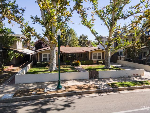 160 Oleander Avenue, Bakersfield, CA 93304