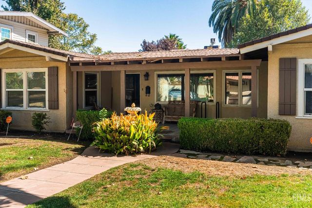 160 Oleander Avenue, Bakersfield, CA 93304