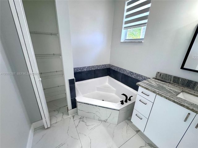 21405 Ingraham Ave Rd, Cutler Bay, FL 33189