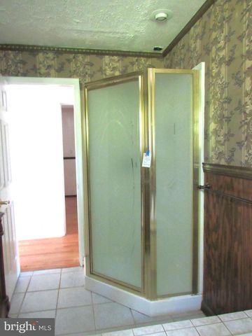96 KENDALE RD, Red Lion, PA 17356