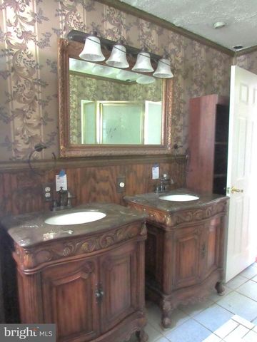 96 KENDALE RD, Red Lion, PA 17356