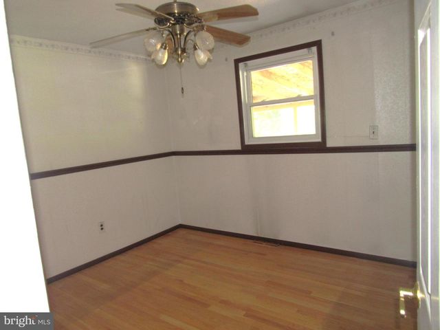 96 KENDALE RD, Red Lion, PA 17356