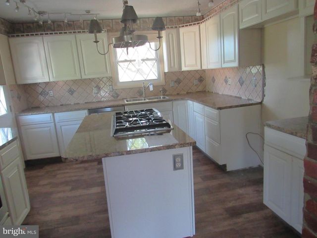 96 KENDALE RD, Red Lion, PA 17356