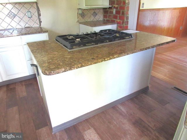 96 KENDALE RD, Red Lion, PA 17356