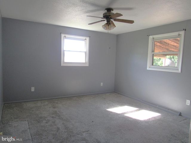 96 KENDALE RD, Red Lion, PA 17356