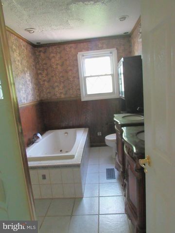 96 KENDALE RD, Red Lion, PA 17356