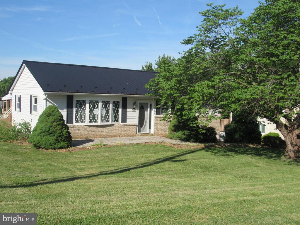 96 KENDALE RD, Red Lion, PA 17356