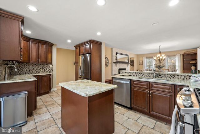 478 ISLAND RD, Columbus, NJ 08022