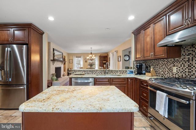 478 ISLAND RD, Columbus, NJ 08022