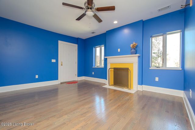 2126 Village Dr APT 12, Louisville, KY 40205