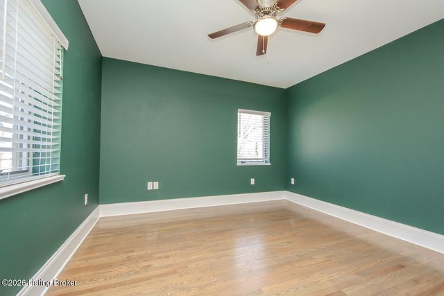 2126 Village Dr APT 12, Louisville, KY 40205