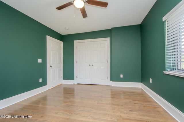 2126 Village Dr APT 12, Louisville, KY 40205