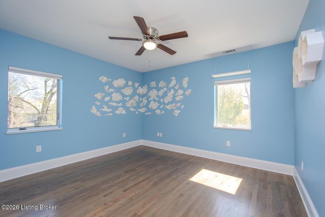 2126 Village Dr APT 12, Louisville, KY 40205