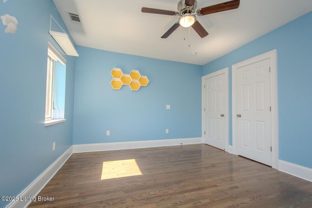 2126 Village Dr APT 12, Louisville, KY 40205