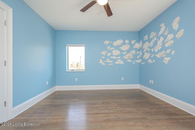 2126 Village Dr APT 12, Louisville, KY 40205