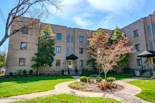2126 Village Dr APT 12, Louisville, KY 40205