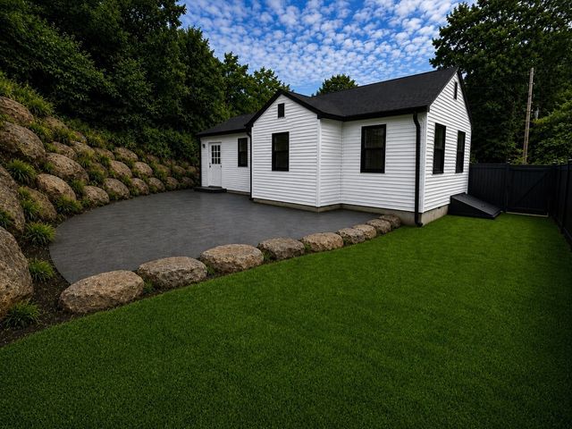 92 England Rd, North Attleboro, MA 02760