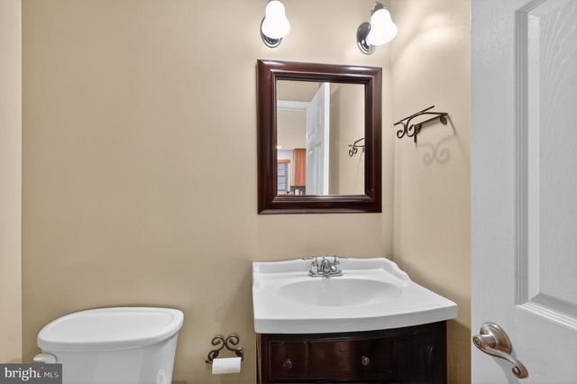 10207 ANTIETAM AVE, Fairfax, VA 22030