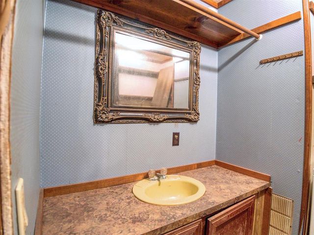 2371 Seminole Drive, Sulphur, OK 73086