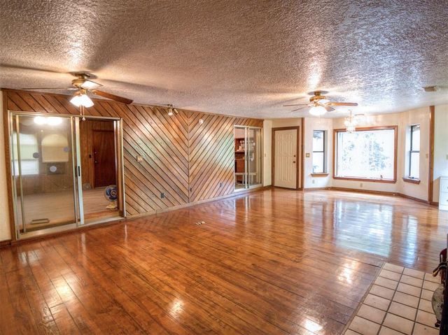 2371 Seminole Drive, Sulphur, OK 73086