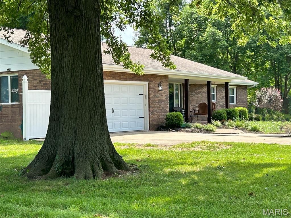 904 Davies Lane, Granite City, IL 62040