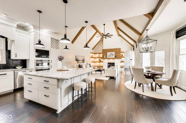 12621 Treaty Line Street, Carmel, IN 46032