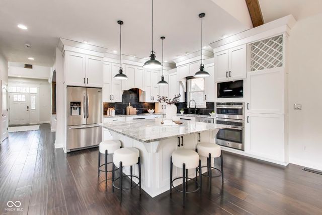 12621 Treaty Line Street, Carmel, IN 46032