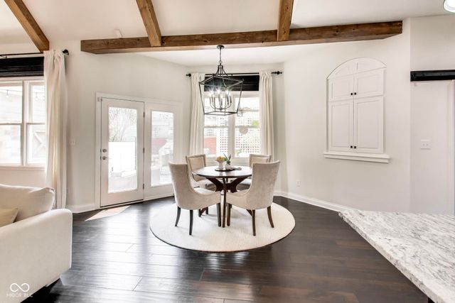 12621 Treaty Line Street, Carmel, IN 46032