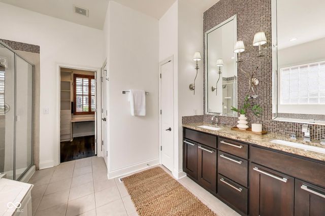 12621 Treaty Line Street, Carmel, IN 46032