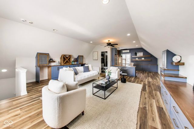 12621 Treaty Line Street, Carmel, IN 46032