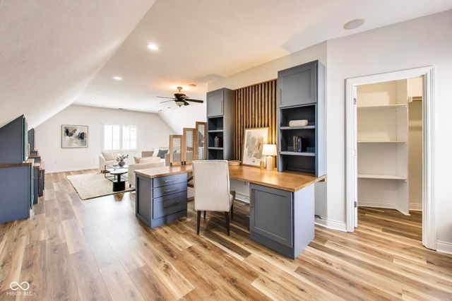 12621 Treaty Line Street, Carmel, IN 46032