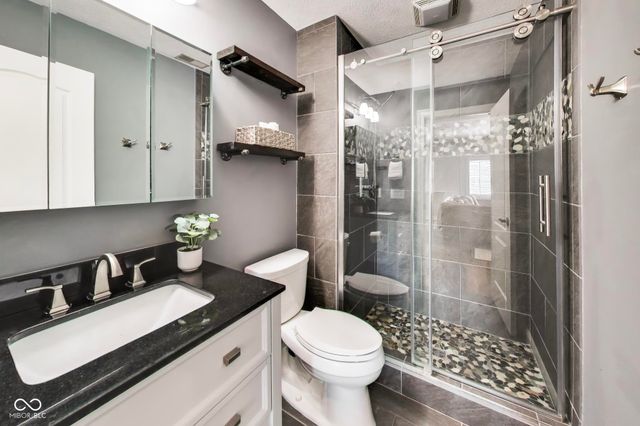 12621 Treaty Line Street, Carmel, IN 46032