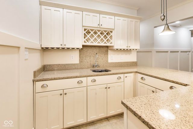 12621 Treaty Line Street, Carmel, IN 46032